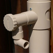 Récupérer l'eau de puie sans couper votre gouttière ! Récupérer l'eau de puie sans couper votre gouttière !